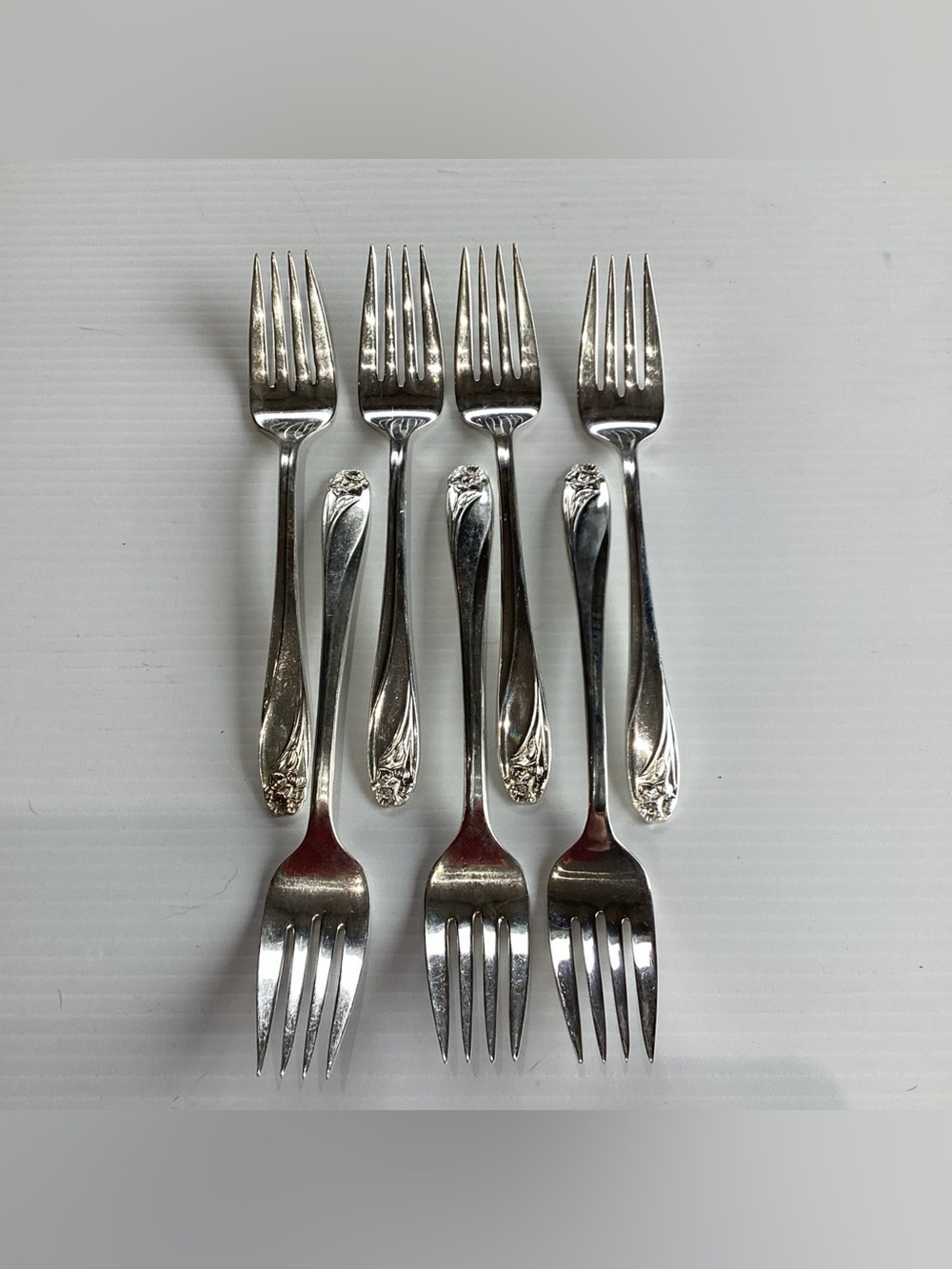 Vintage Lot of 7 1847 Rogers IS DAFFODIL Silverplate Salad Forks 6 3/4"